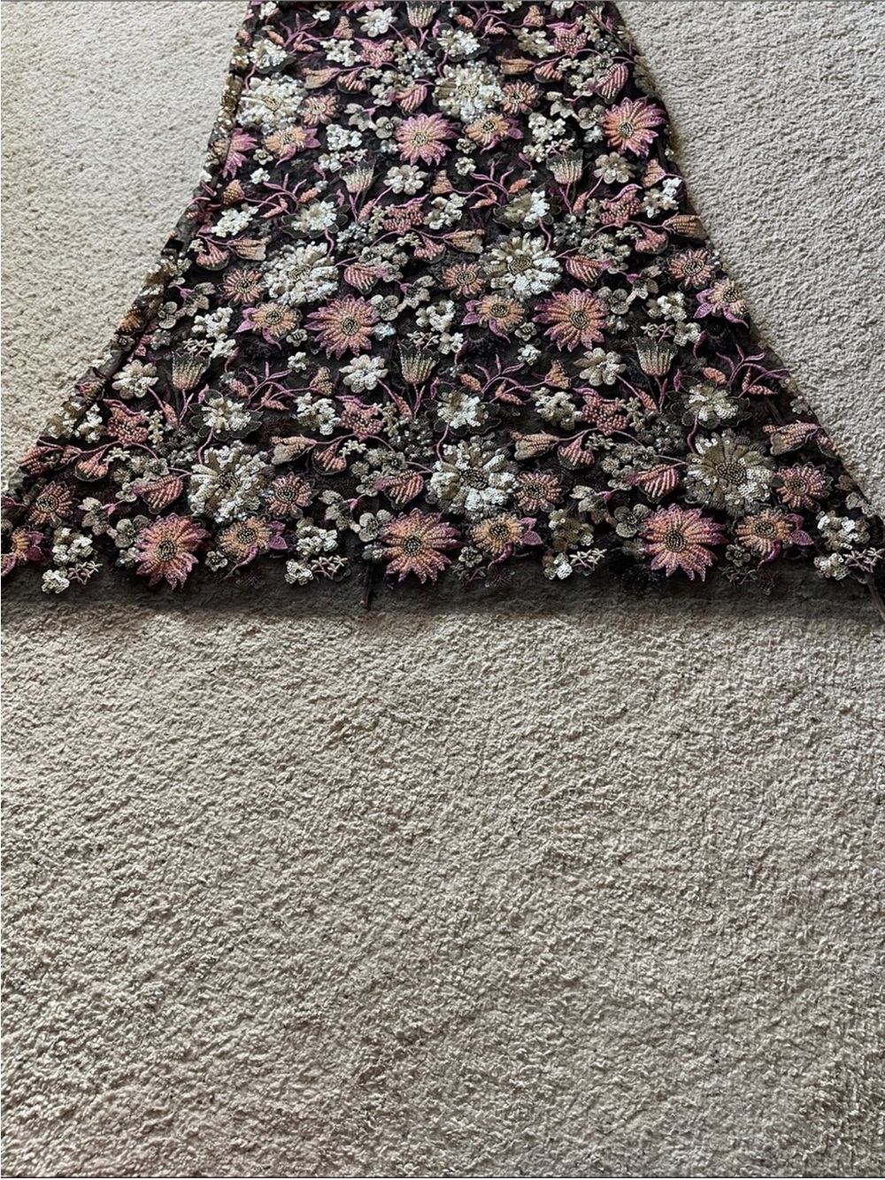 ✨NEW✨SAU LEE Goldie Dress Maxi Gown
Long Sleeve Beaded Floral - Picture 10 of 15